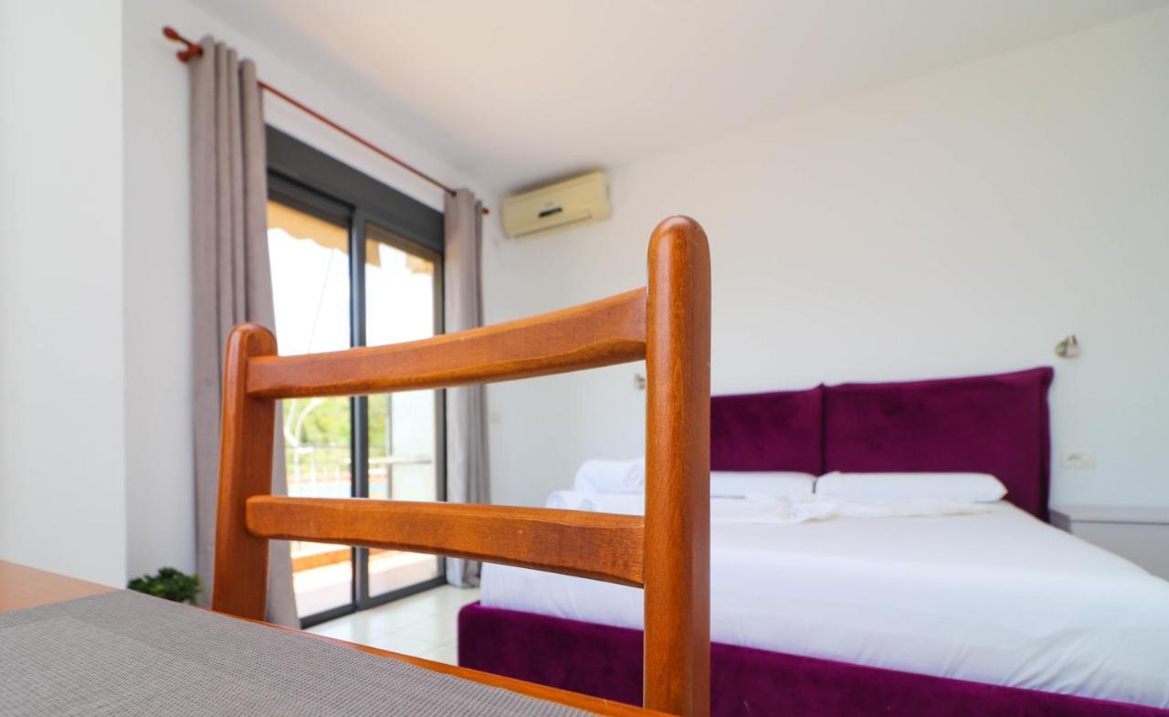 Bora Rooms Himare Exteriör bild