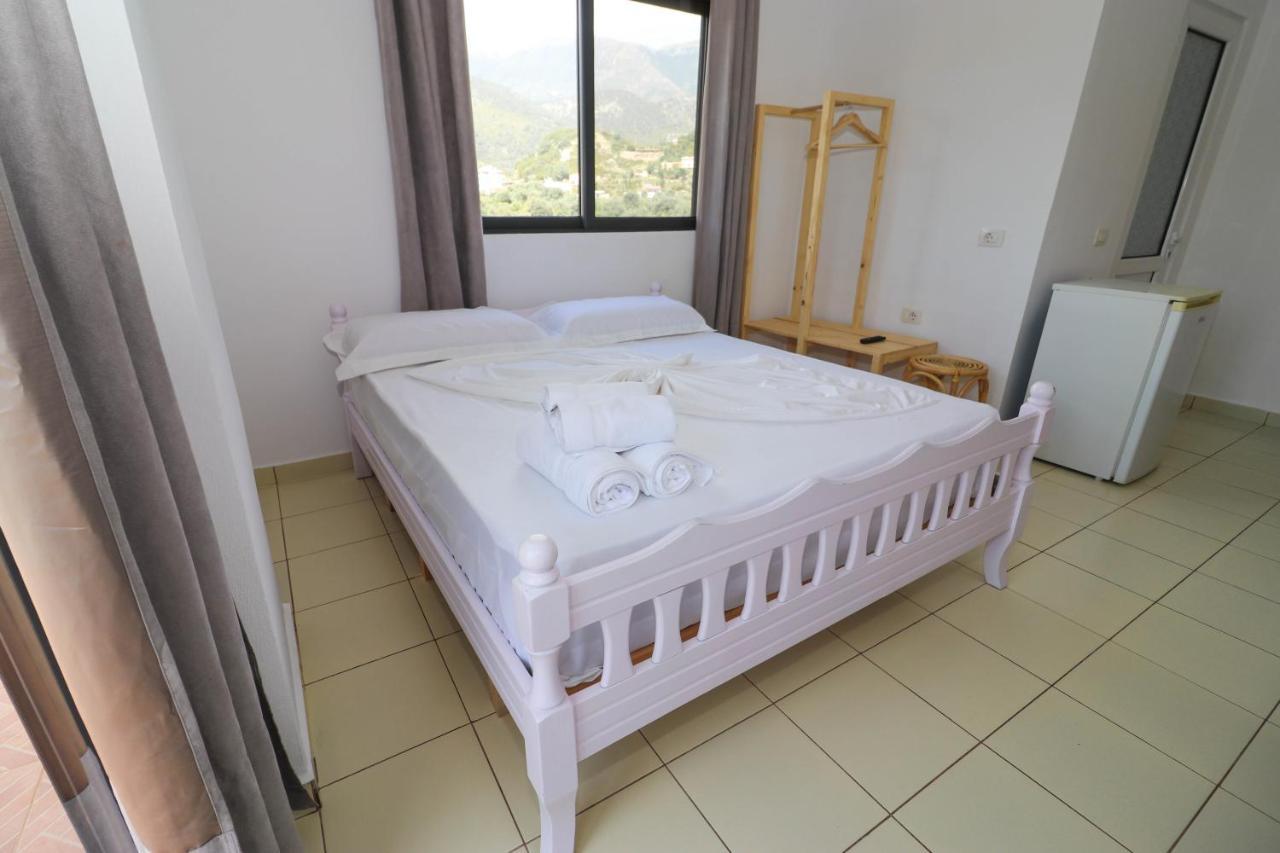 Bora Rooms Himare Exteriör bild