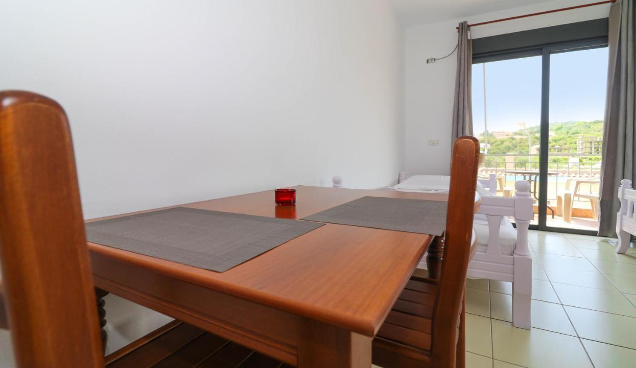 Bora Rooms Himare Exteriör bild