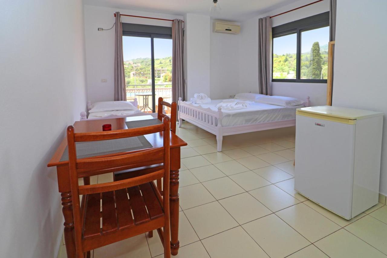 Bora Rooms Himare Exteriör bild