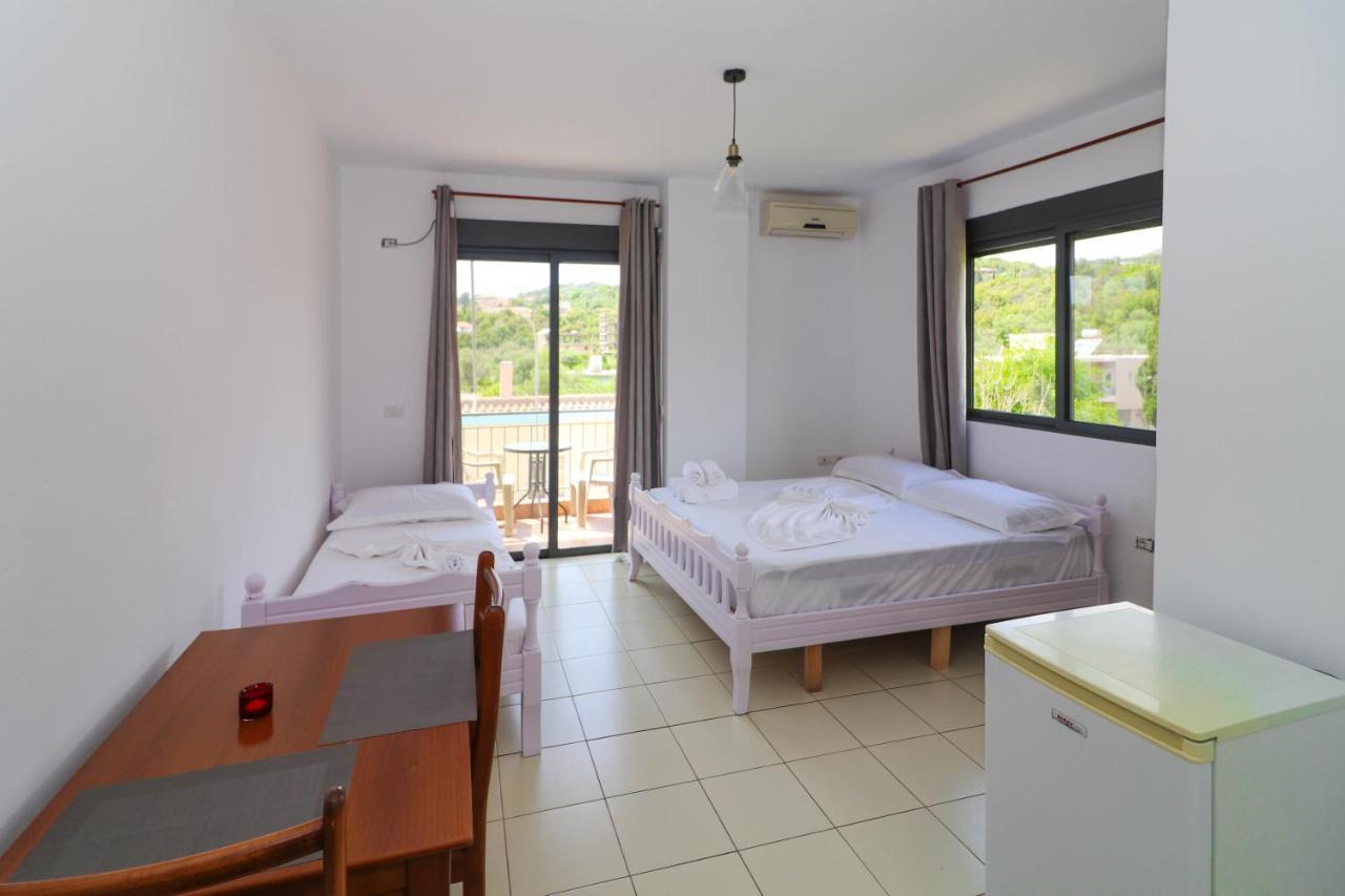 Bora Rooms Himare Exteriör bild
