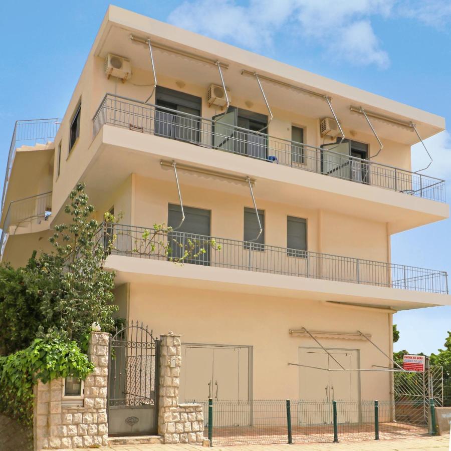 Bora Rooms Himare Exteriör bild
