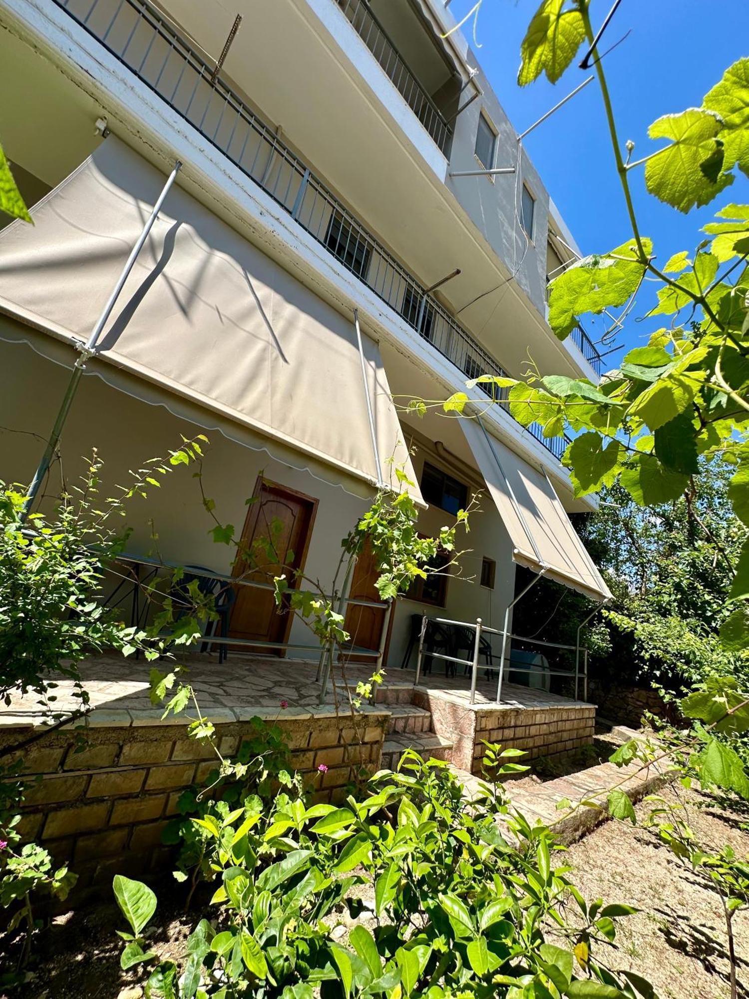 Bora Rooms Himare Exteriör bild